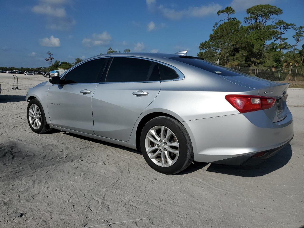 1G1ZD5ST7JF182853 2018 Chevrolet Malibu Lt