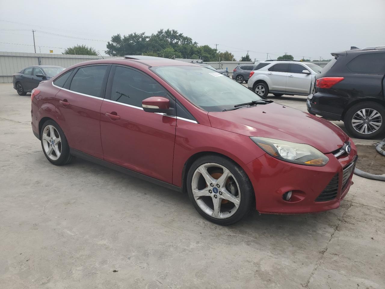 2013 Ford Focus Titanium vin: 1FADP3J28DL195564