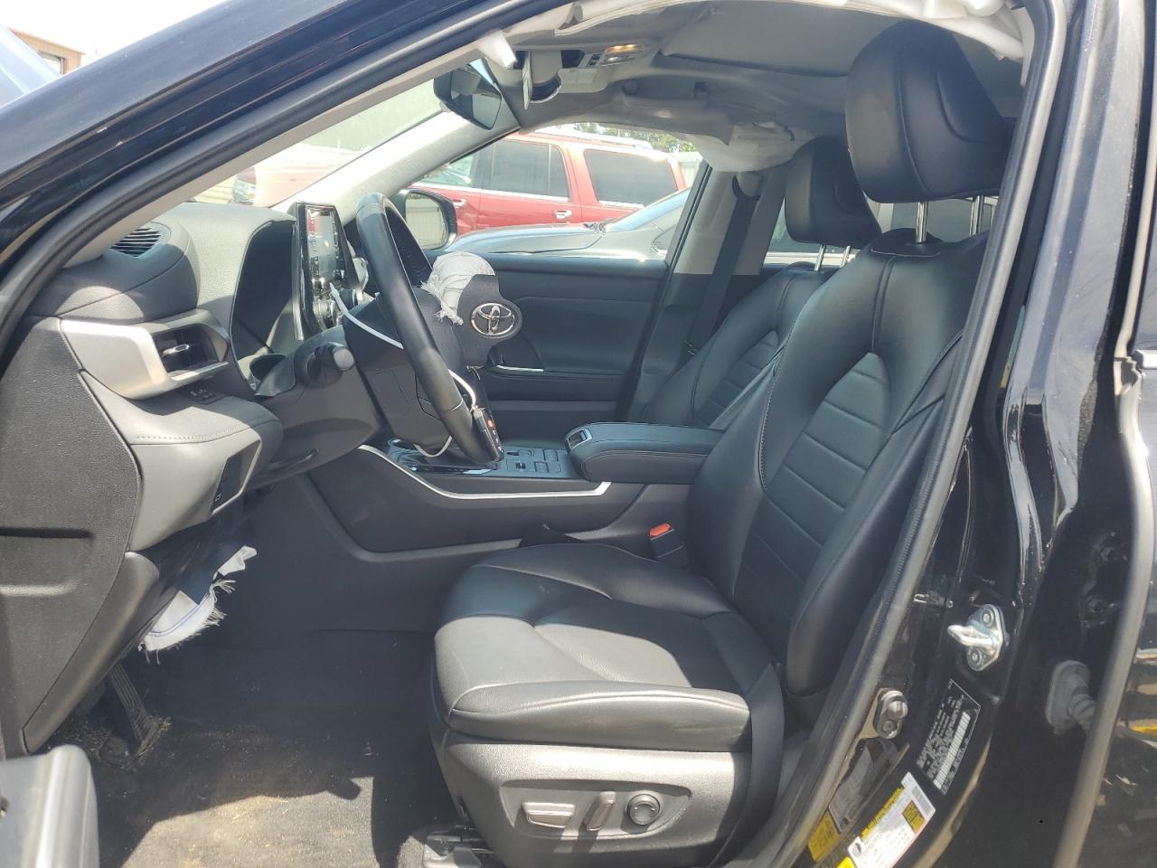 5TDGZRBH0NS185750 2022 Toyota Highlander Xle