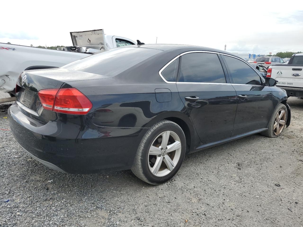 1VWBN7A34CC054395 2012 Volkswagen Passat Se