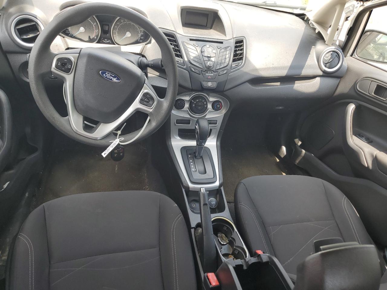 3FADP4BJ9JM138442 2018 Ford Fiesta Se