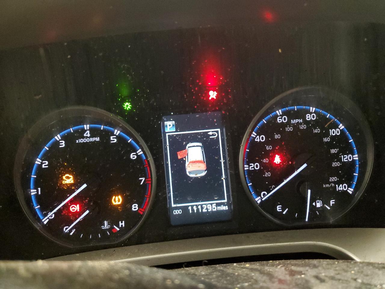 JTMBFREV9HJ125830 2017 Toyota Rav4 Le