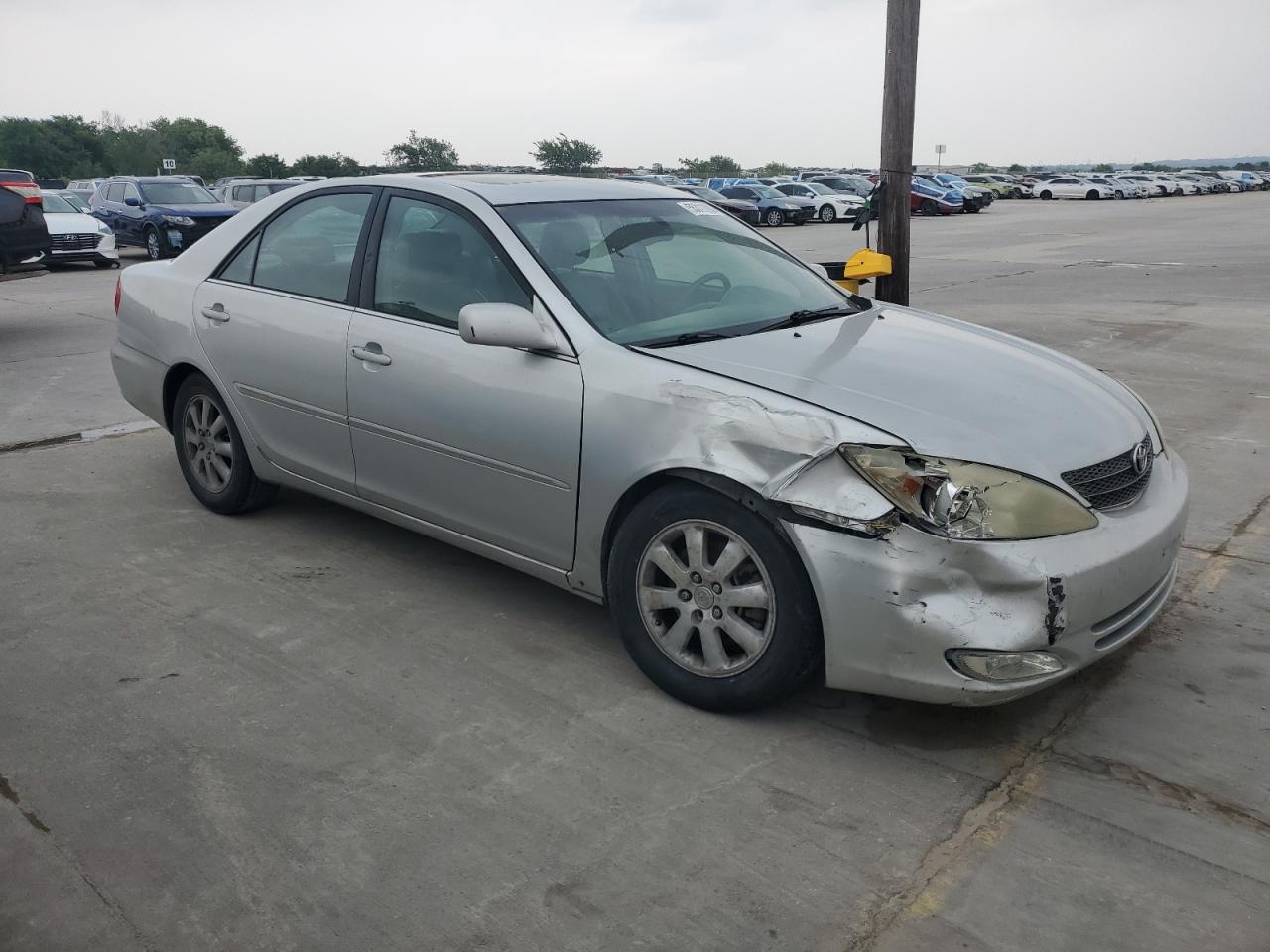 4T1BF30K22U529693 2002 Toyota Camry Le