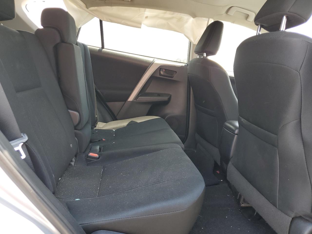 2T3ZFREV7HW321555 2017 Toyota Rav4 Le