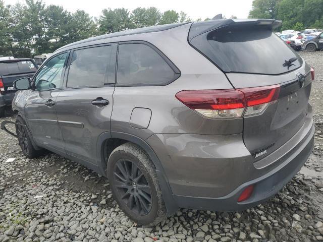 VIN 5TDJZRFH6KS992169 2019 Toyota Highlander, SE no.2