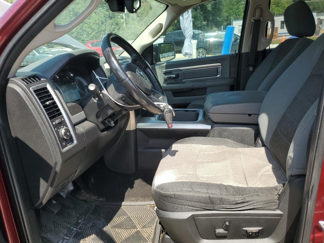 1C6RR6LT7HS525330 2017 Ram 1500 Slt