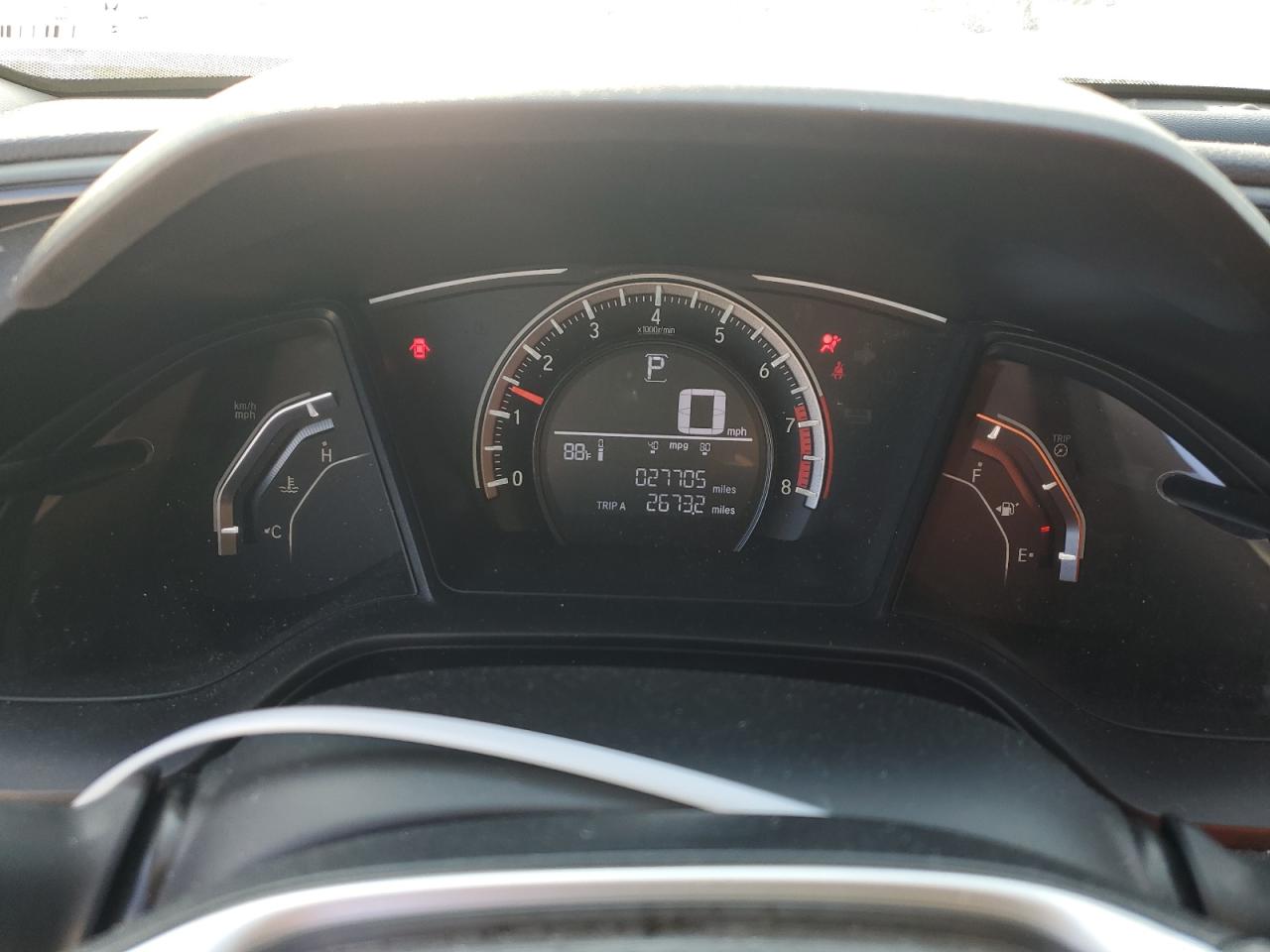 19XFC2F52JE010361 2018 Honda Civic Lx