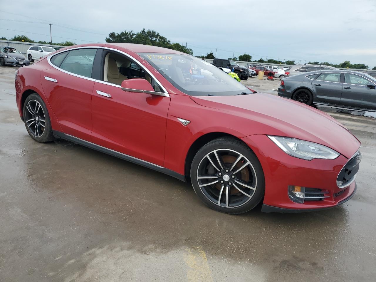 2013 Tesla Model S vin: 5YJSA1CN5DFP13678