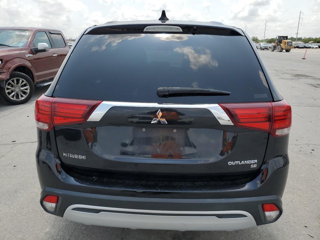 JA4AZ3A39KZ043653 2019 Mitsubishi Outlander Se