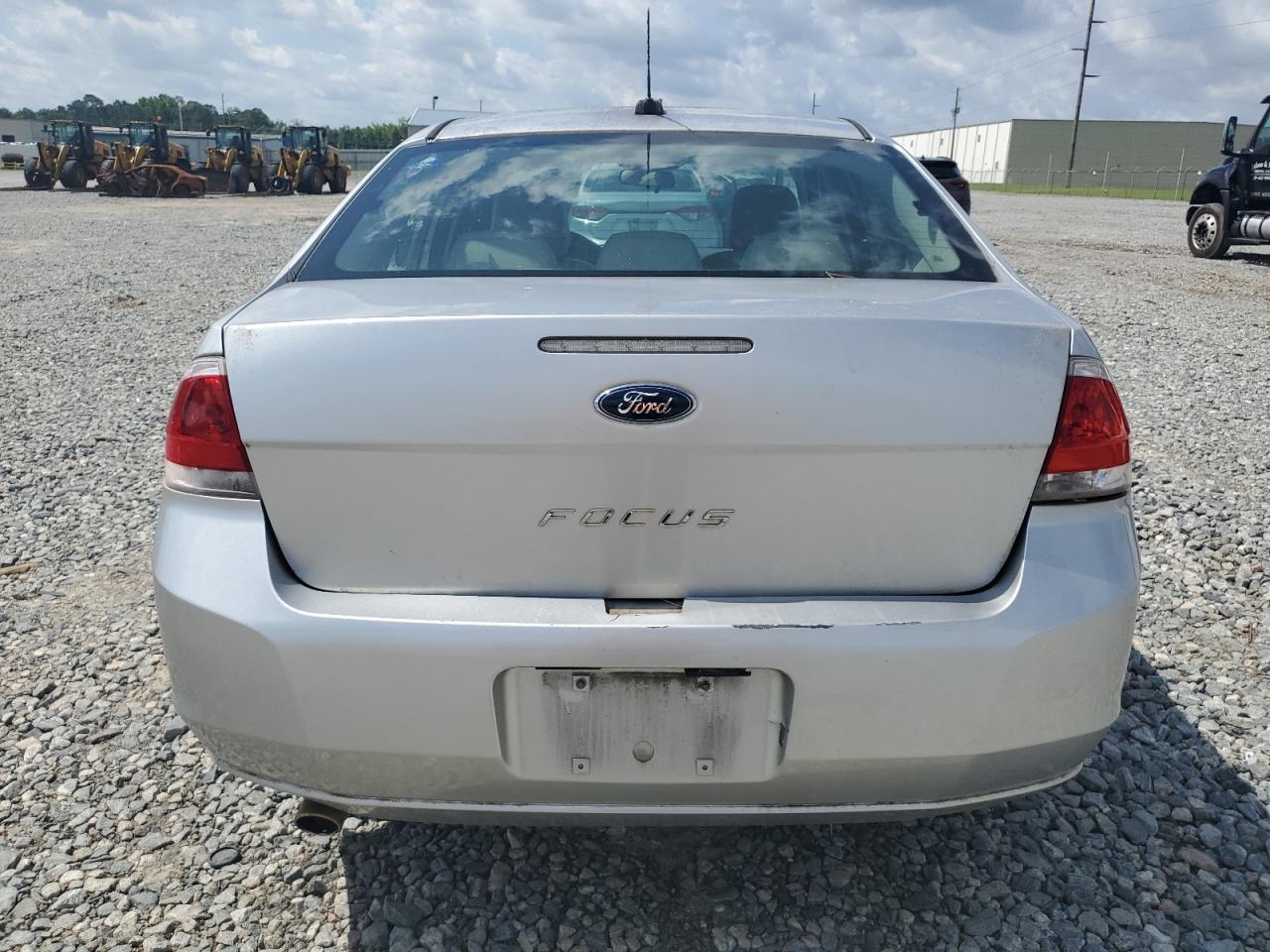 1FAHP3HN0AW212059 2010 Ford Focus Sel