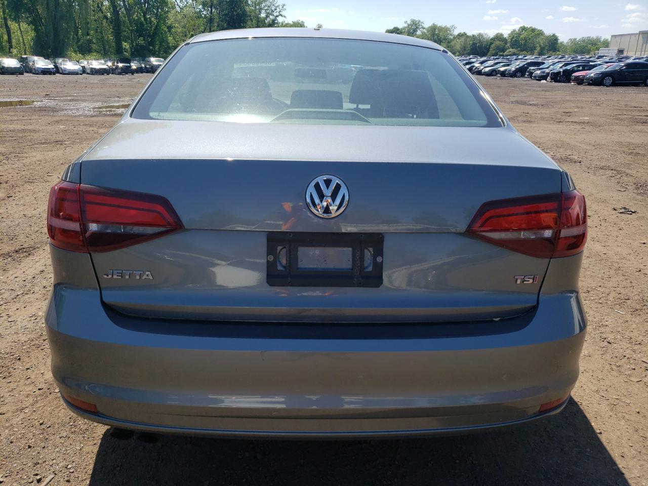 3VW2B7AJ9JM258421 2018 Volkswagen Jetta S