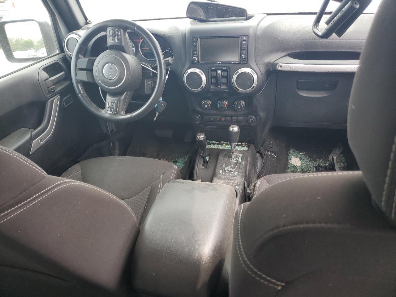 1C4BJWEGXFL691284 2015 Jeep Wrangler Unlimited Sahara