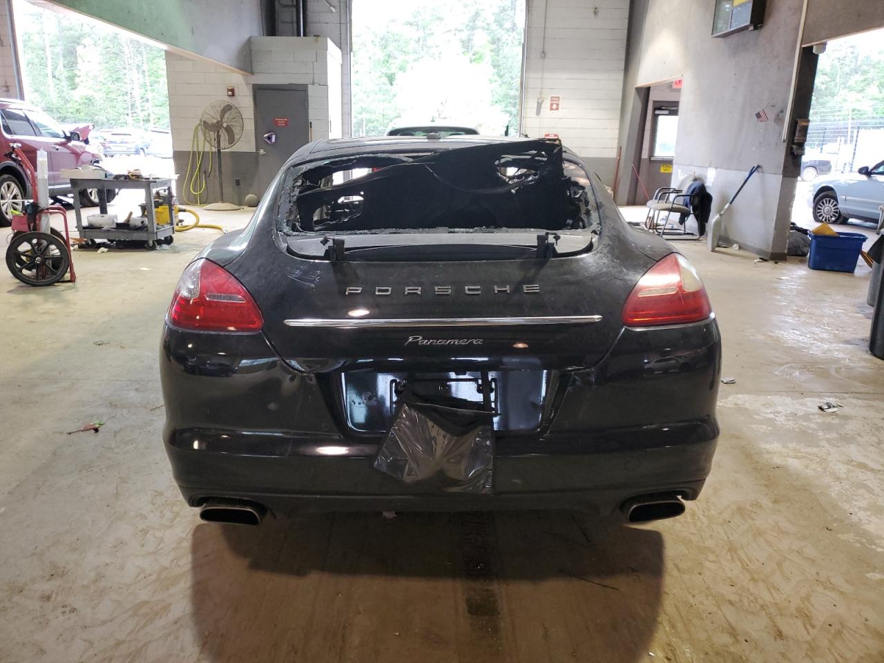 WP0AA2A71DL011814 2013 Porsche Panamera 2