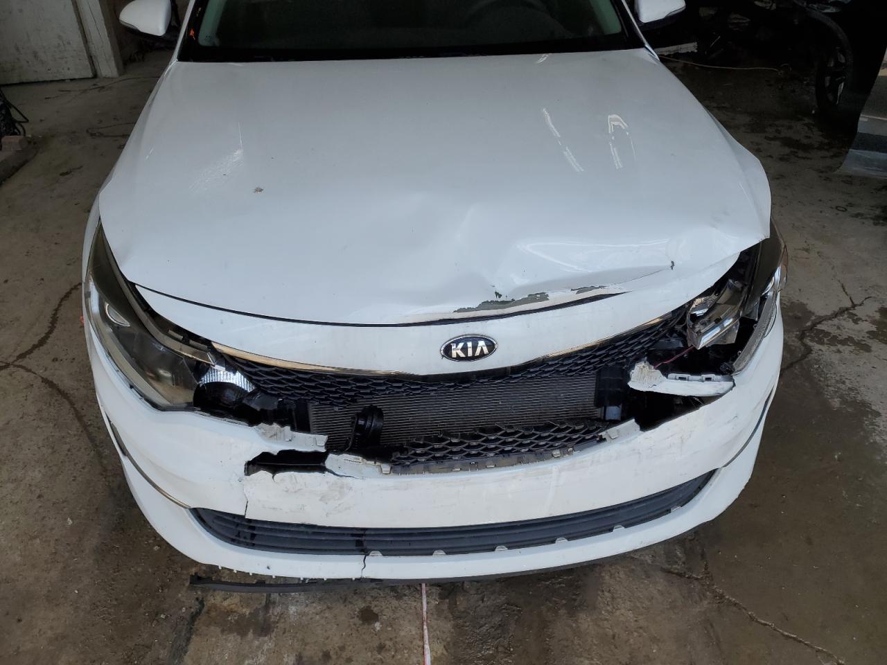 5XXGT4L36JG219404 2018 Kia Optima Lx