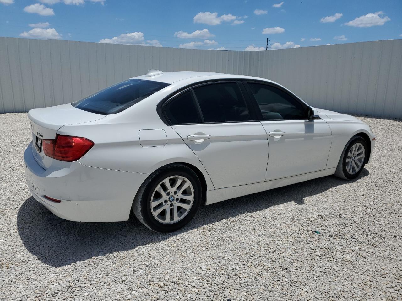 WBA3B1C58EK134963 2014 BMW 320 I