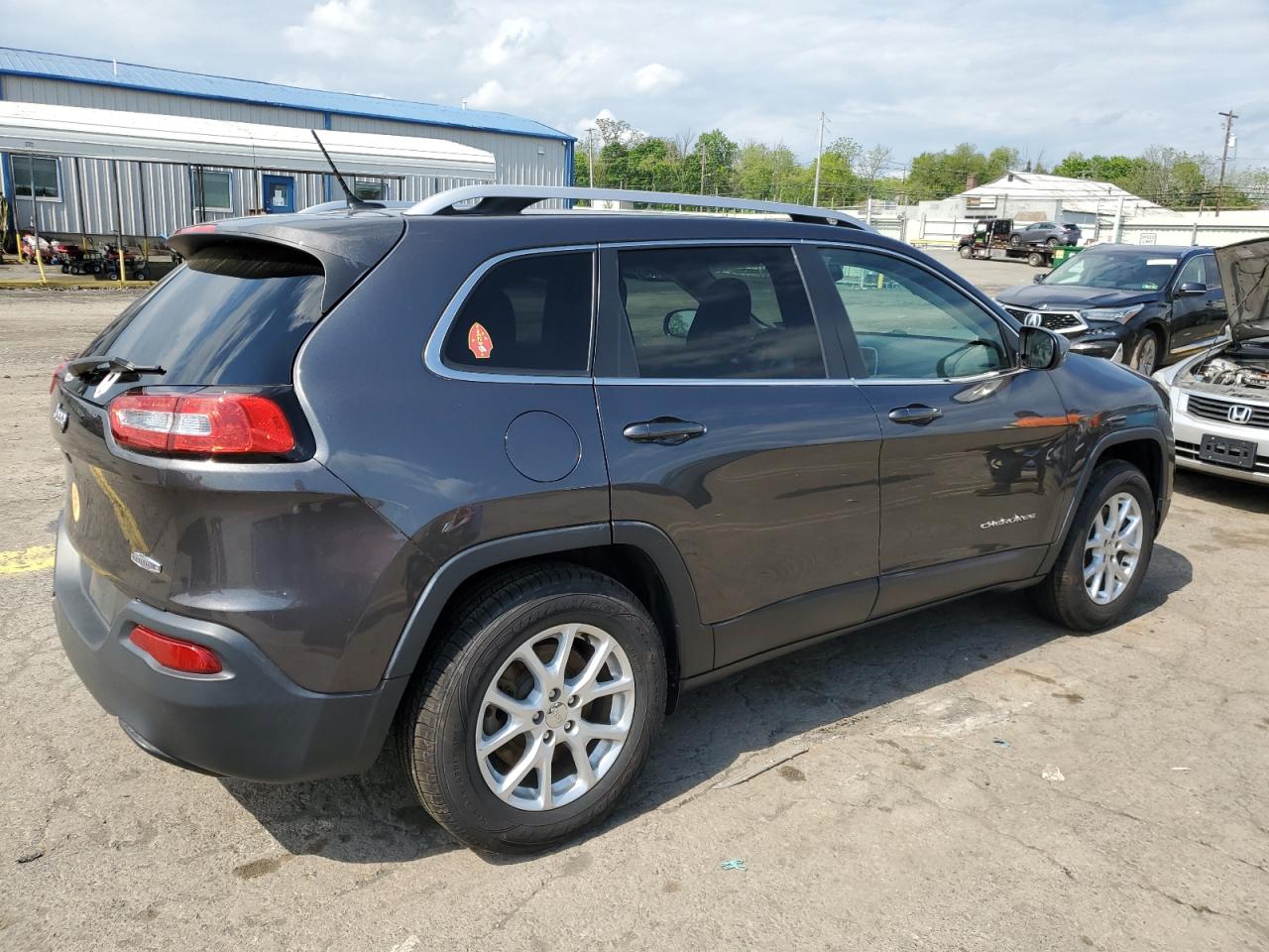 1C4PJMCB5GW366415 2016 Jeep Cherokee Latitude