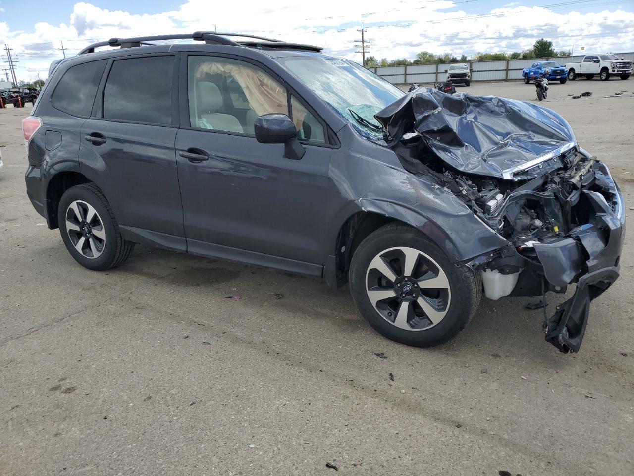 2017 Subaru Forester 2.5I Premium vin: JF2SJAGCXHH579380