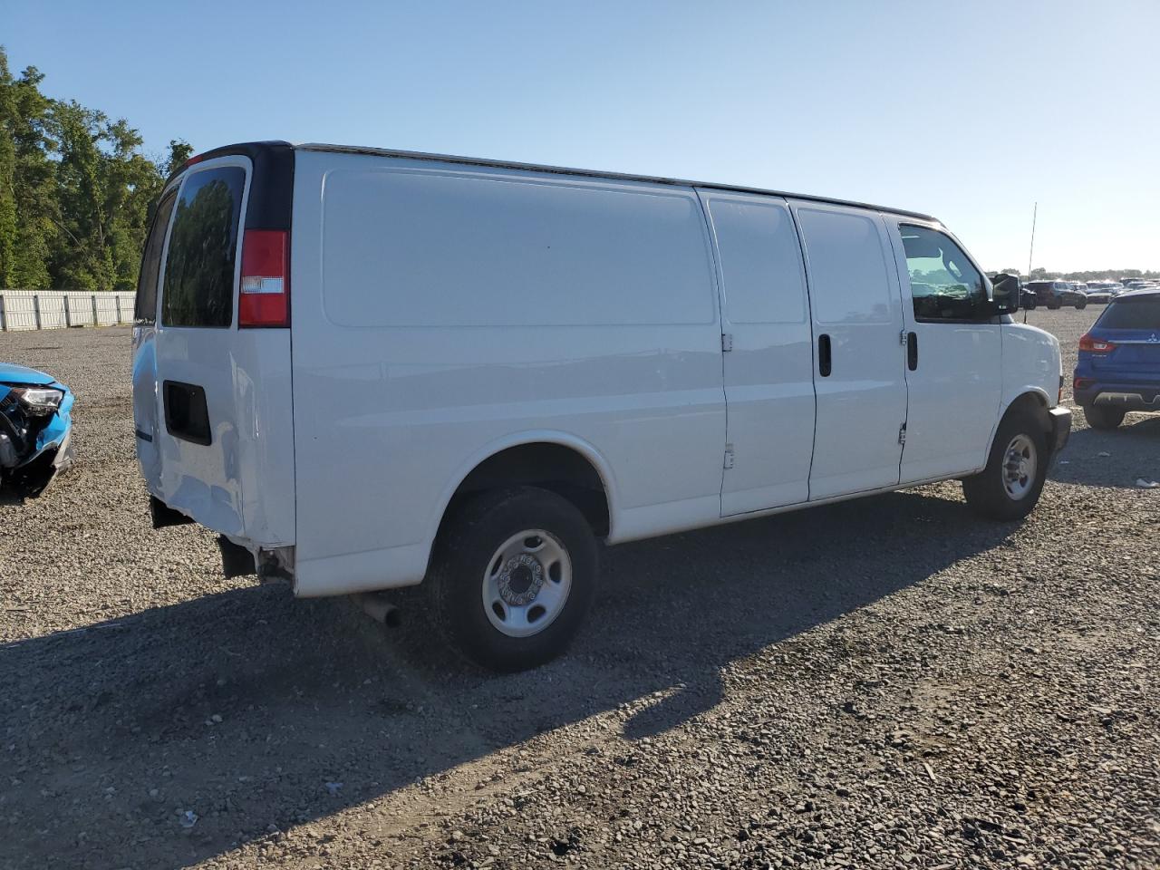 1GCWGBFP5J1273808 2018 Chevrolet Express G2500