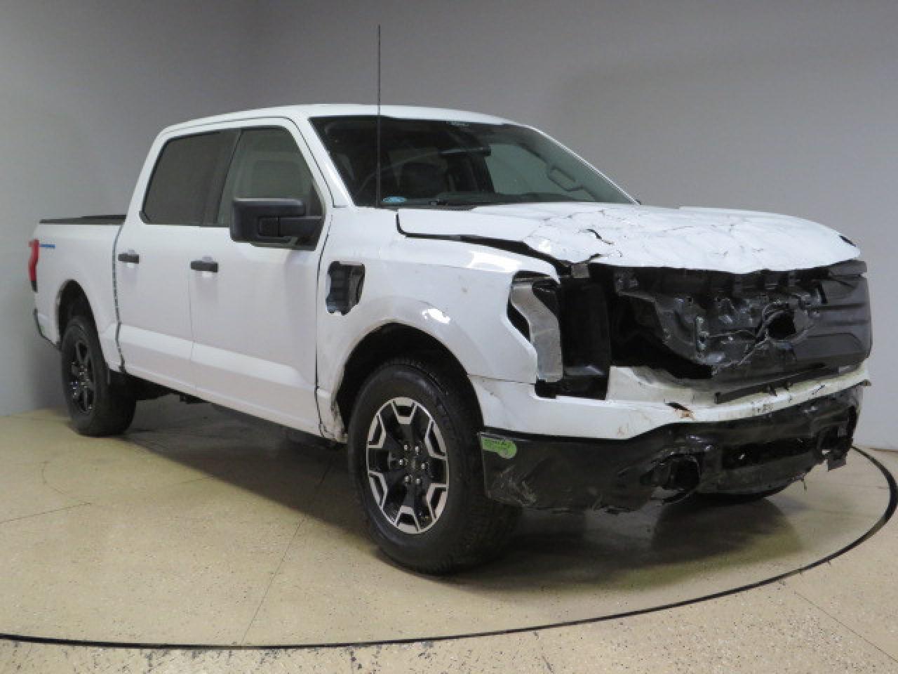 2022 Ford F150 Lightning Pro vin: 1FTVW1EL1NWG14850