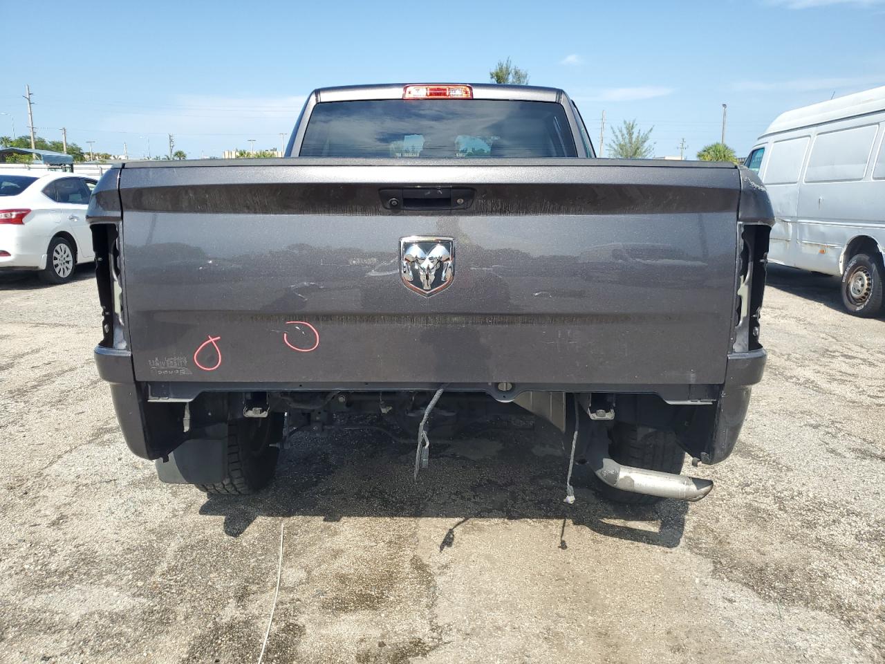 1C6RR6FT4JS299653 2018 Ram 1500 St