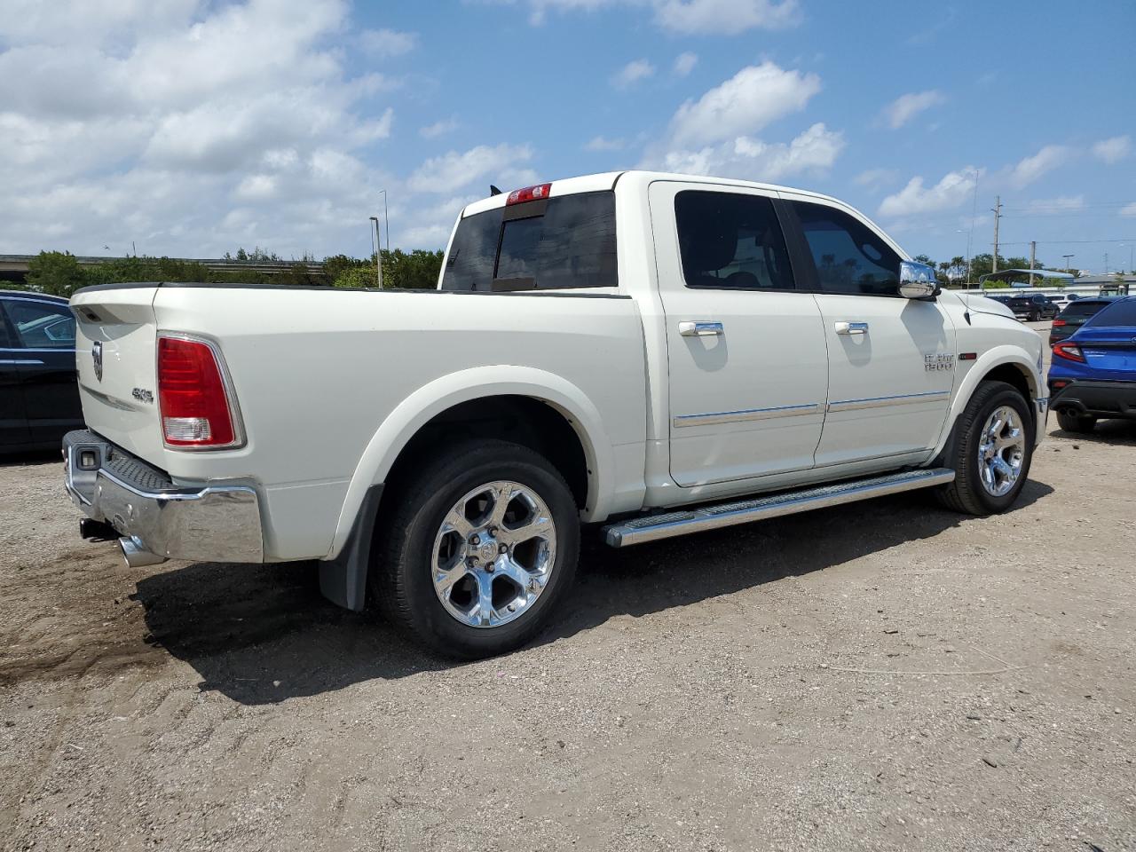 1C6RR7NM0HS628651 2017 Ram 1500 Laramie