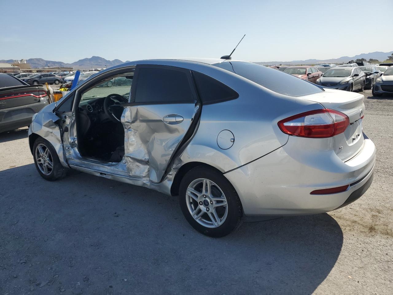 2019 Ford Fiesta Se vin: 3FADP4BJ4KM138222