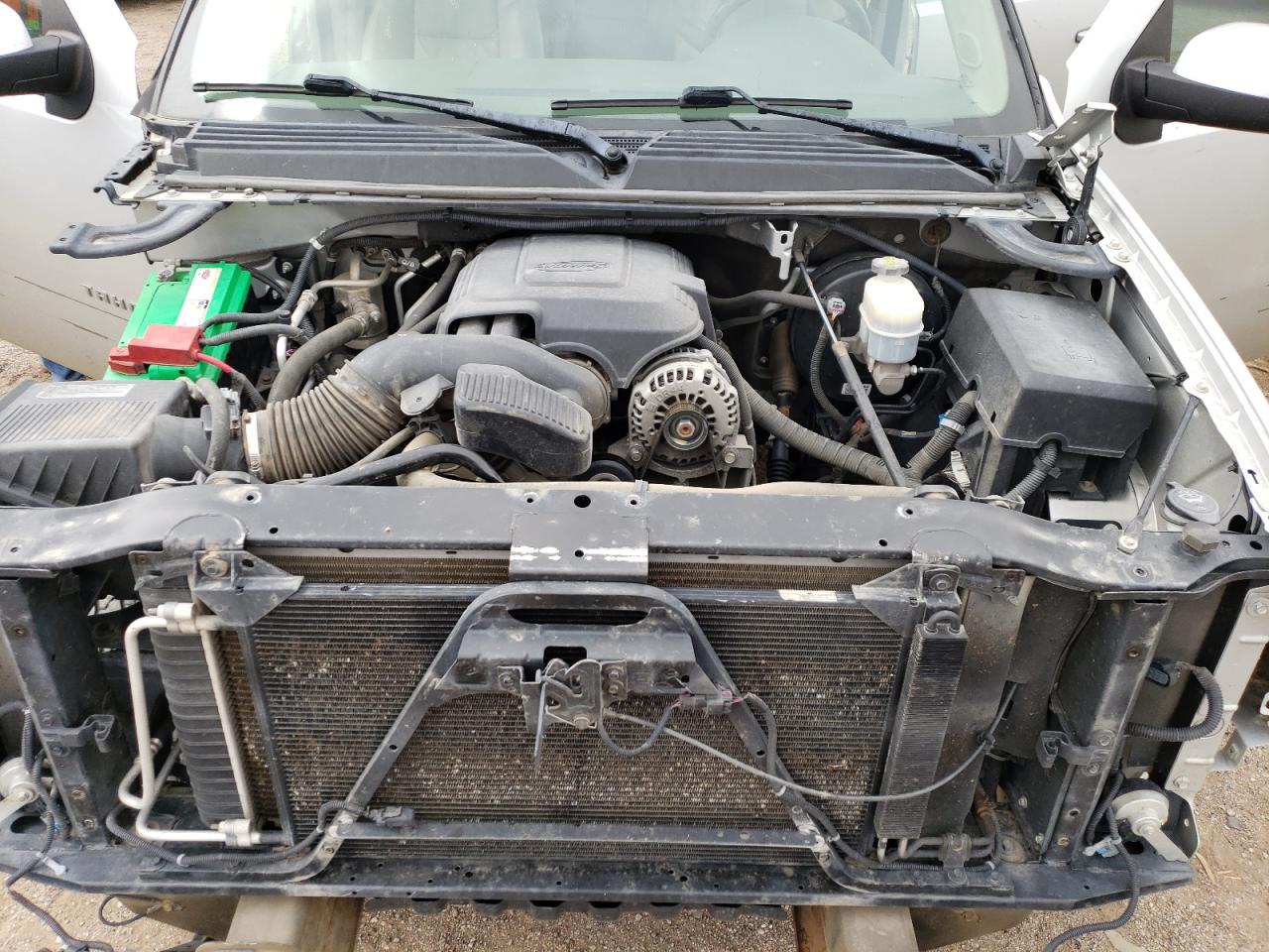 1GNSKBE02BR303889 2011 Chevrolet Tahoe K1500 Lt