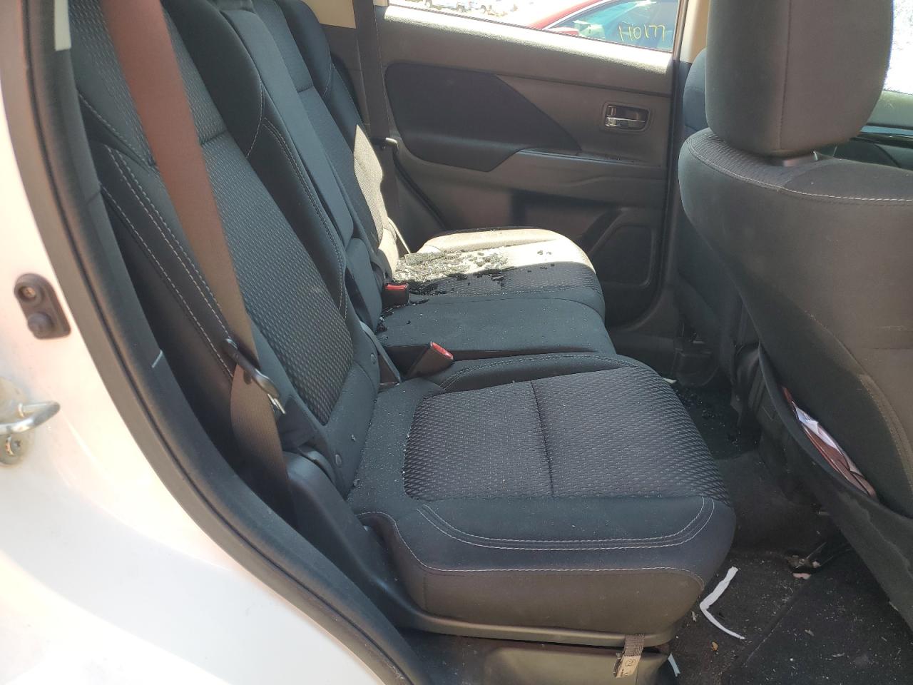 JA4AD2A3XLZ003334 2020 Mitsubishi Outlander Es