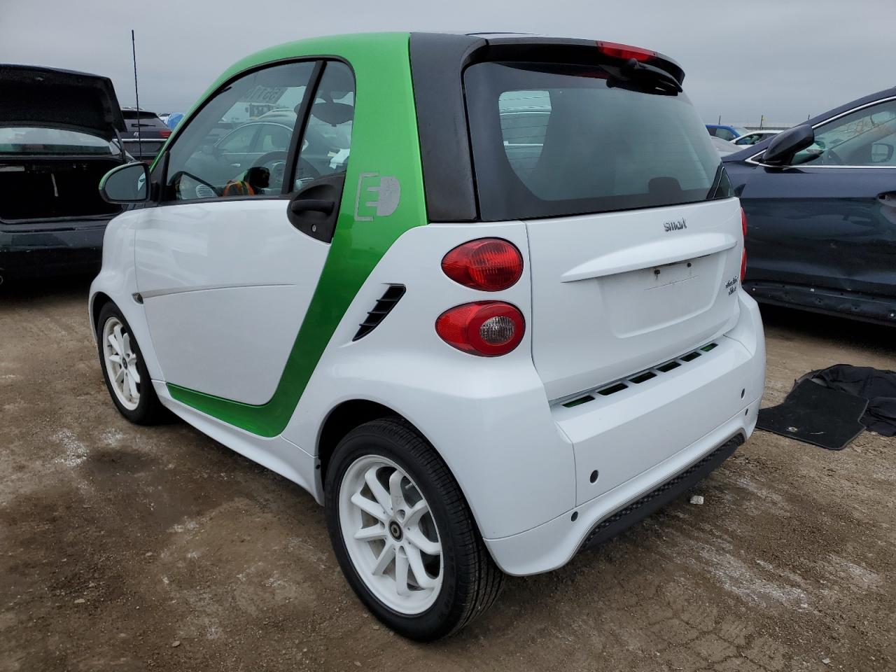 WMEEJ9AA7GK842929 2016 Smart Fortwo