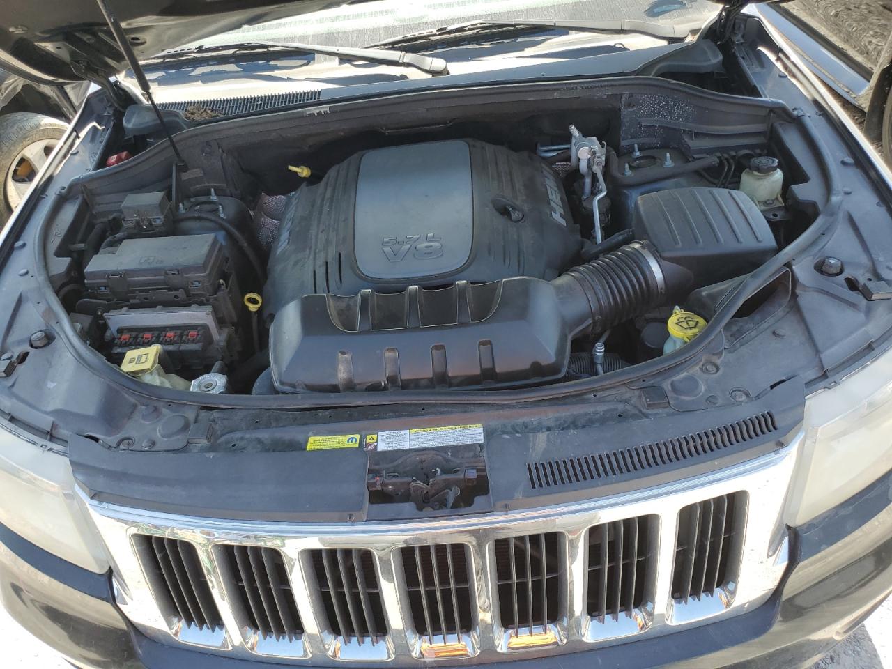 1J4RS5GT0BC503893 2011 Jeep Grand Cherokee Limited