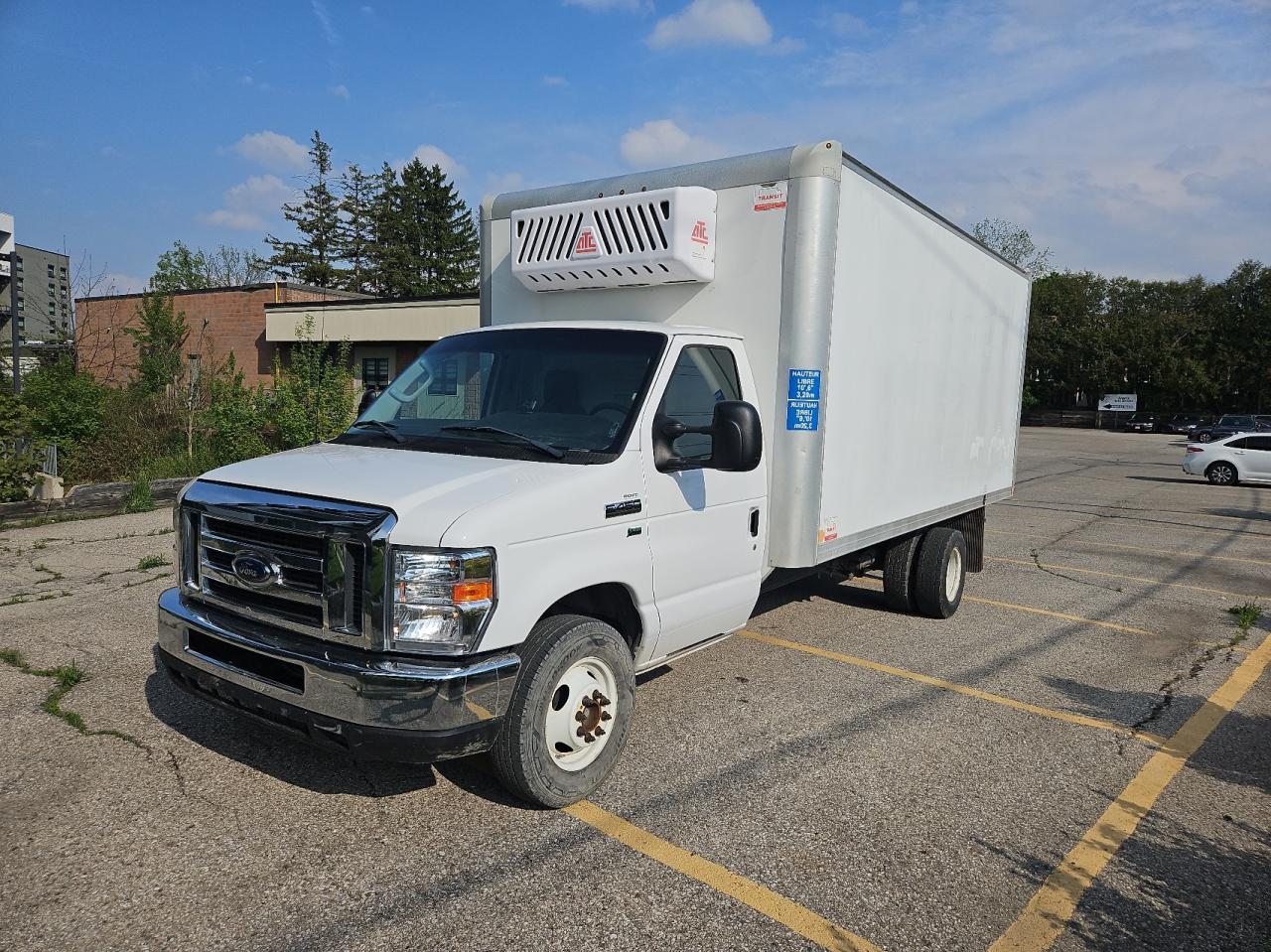 2018 Ford Econoline E450 Super Duty Cutaway Van vin: 1FDWE4F63JDC26134