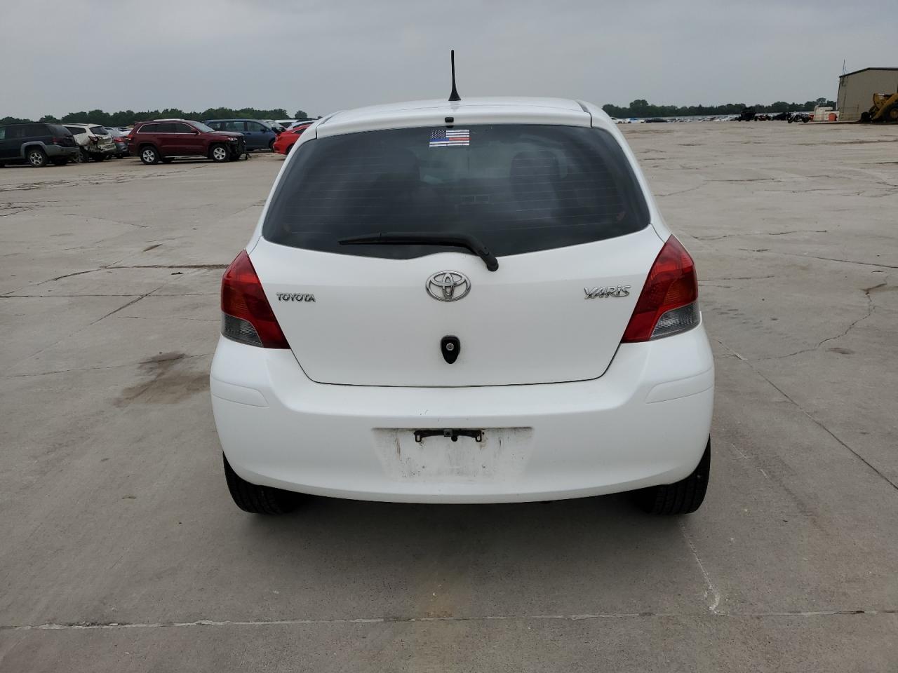 JTDKT4K32B5331098 2011 Toyota Yaris