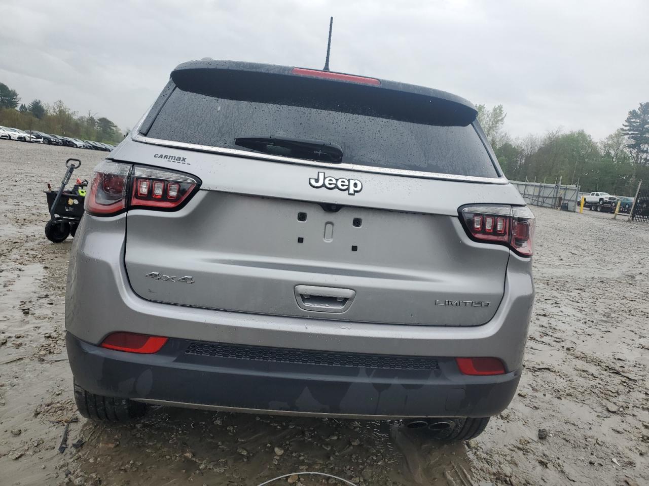 3C4NJDCB8JT201673 2018 Jeep Compass Limited