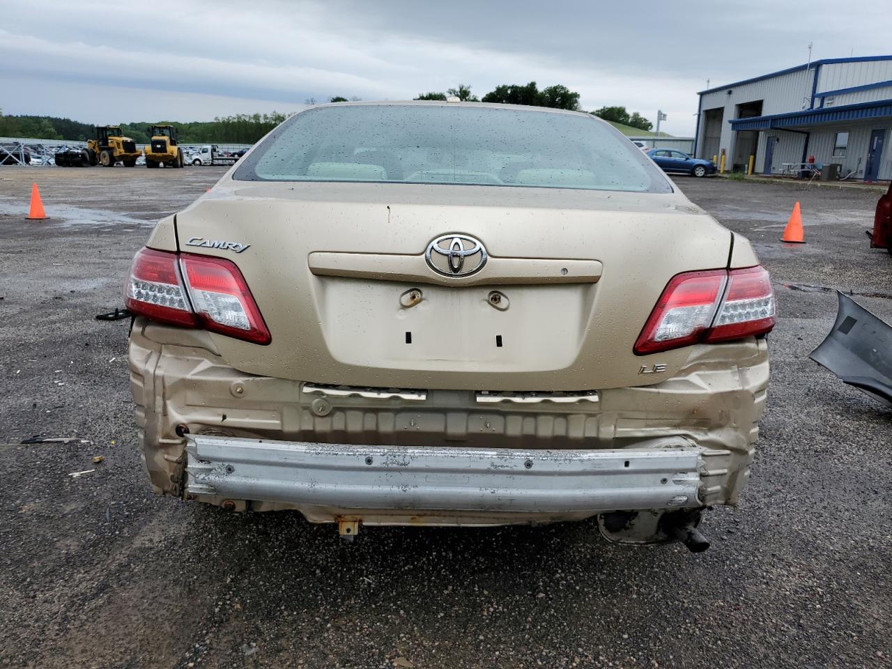 4T1BF3EK1BU129116 2011 Toyota Camry Base