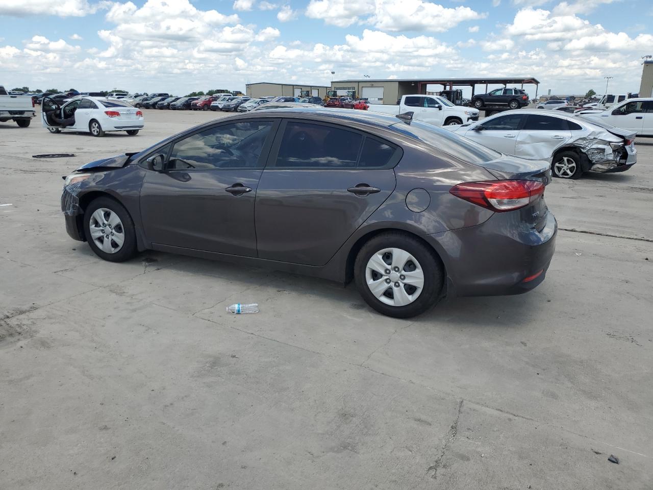 2017 Kia Forte Lx vin: 3KPFK4A74HE152132