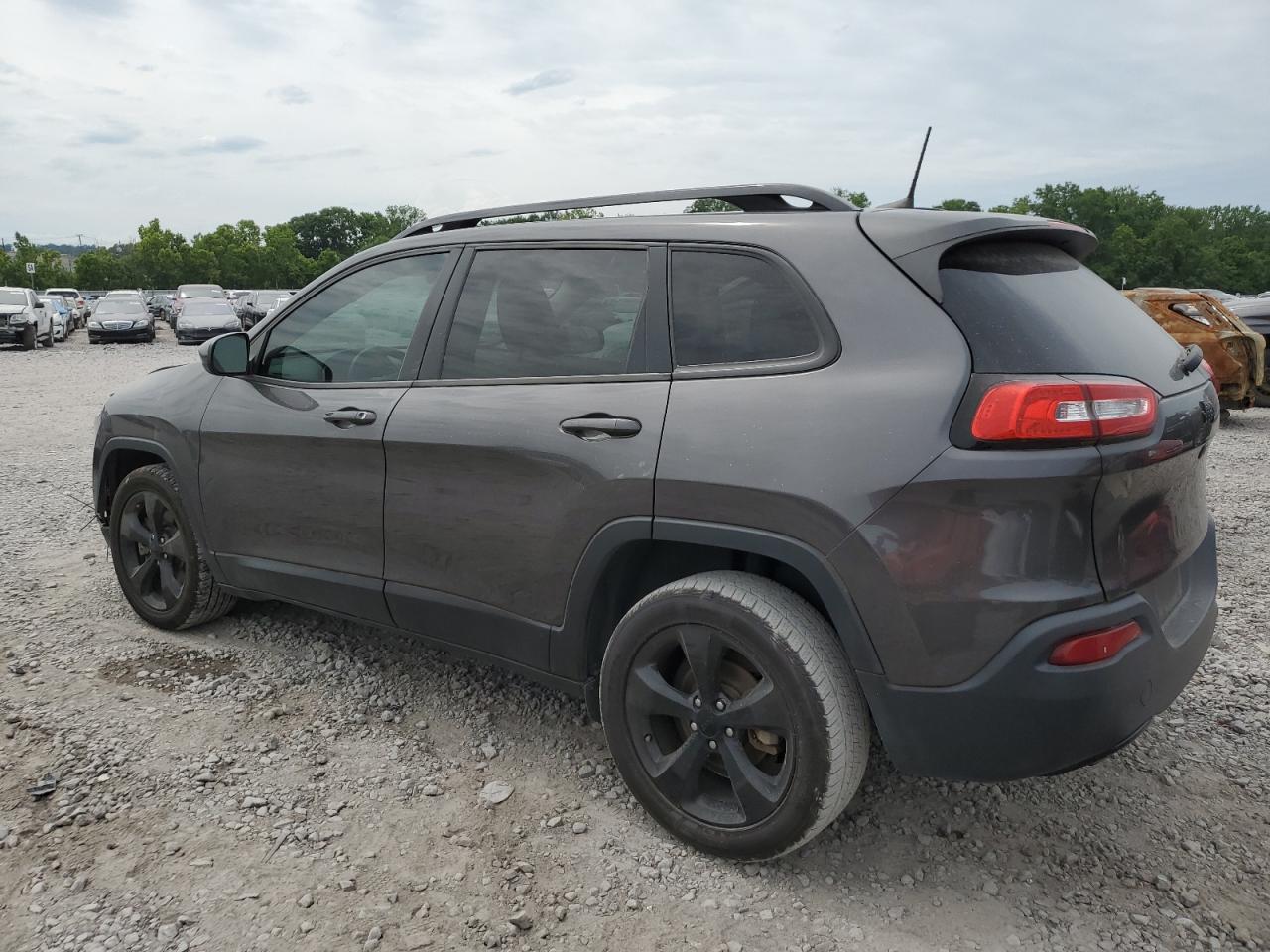 2018 Jeep Cherokee Latitude vin: 1C4PJLCB8JD518426