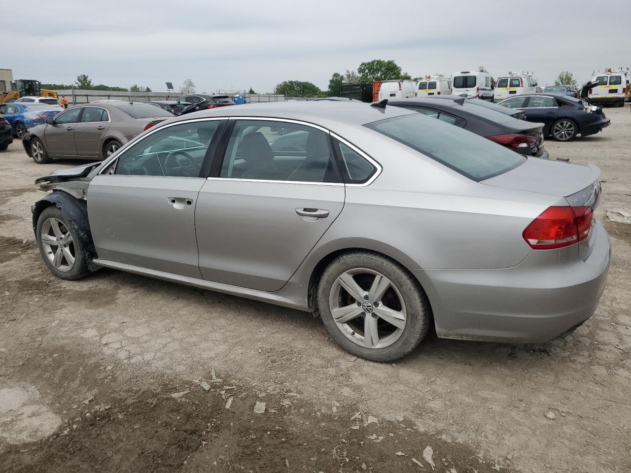 1VWBP7A34DC042128 2013 Volkswagen Passat Se