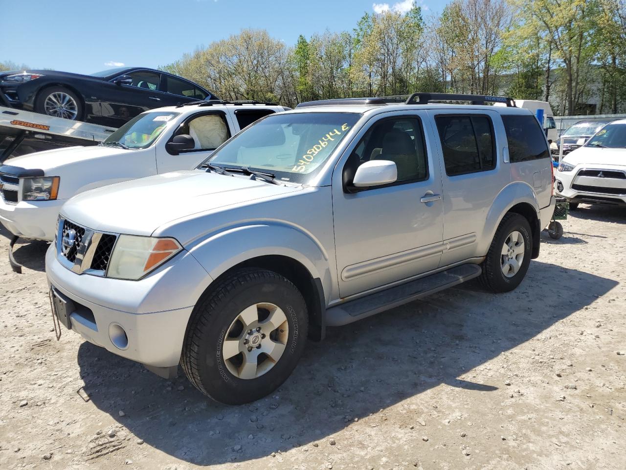 5N1AR18W77C621233 2007 Nissan Pathfinder Le