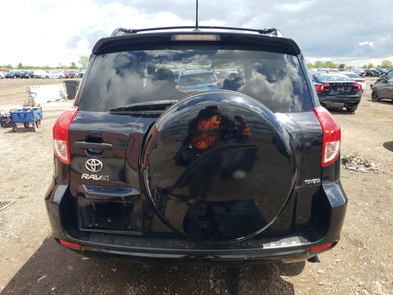 JTMZF4DV6B5032962 2011 Toyota Rav4