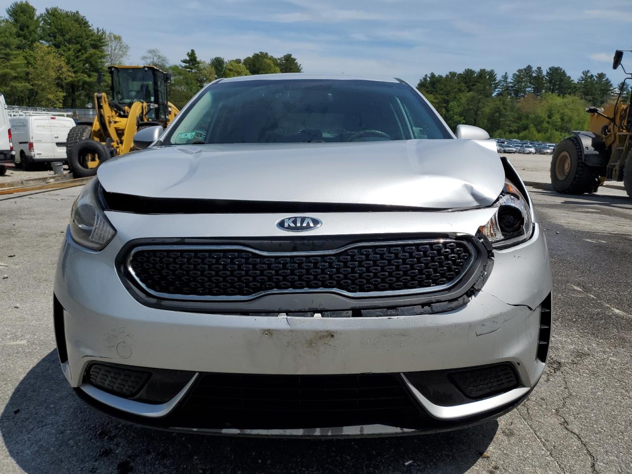 KNDCB3LC8J5112452 2018 Kia Niro Fe