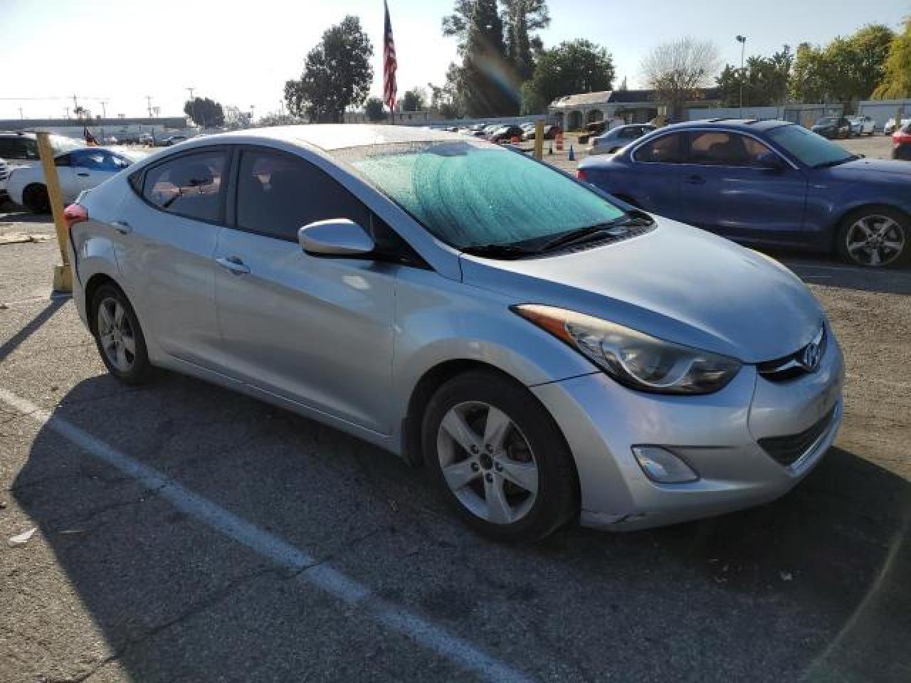 2013 Hyundai Elantra Gls vin: KMHDH4AEXDU583991