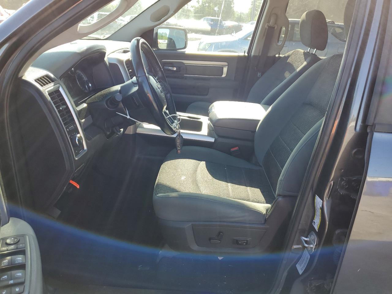 3C6RR6LT5GG360299 2016 Ram 1500 Slt