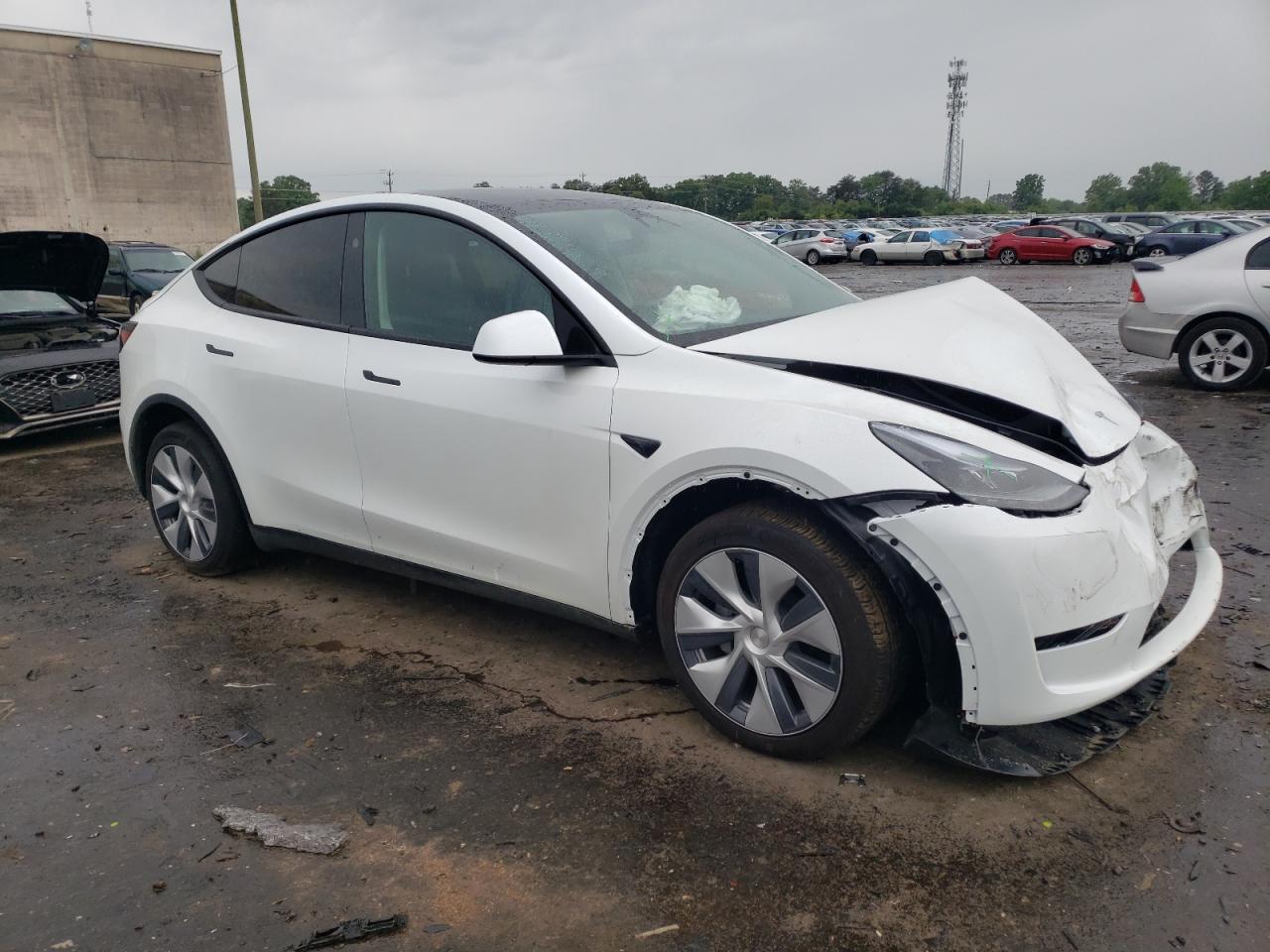 7SAYGDEEXRF995883 2024 Tesla Model Y