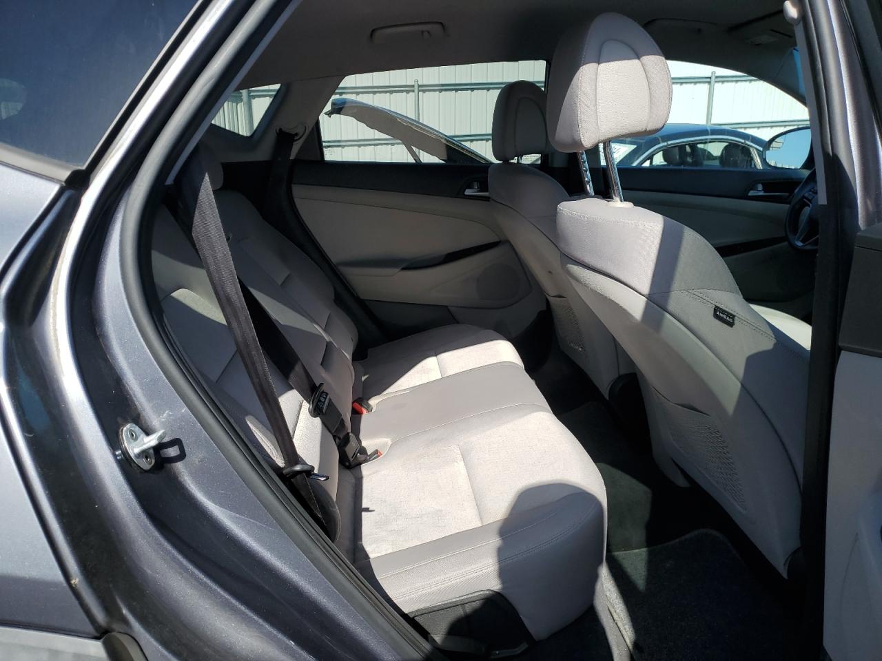 KM8J33A4XGU117520 2016 Hyundai Tucson Limited