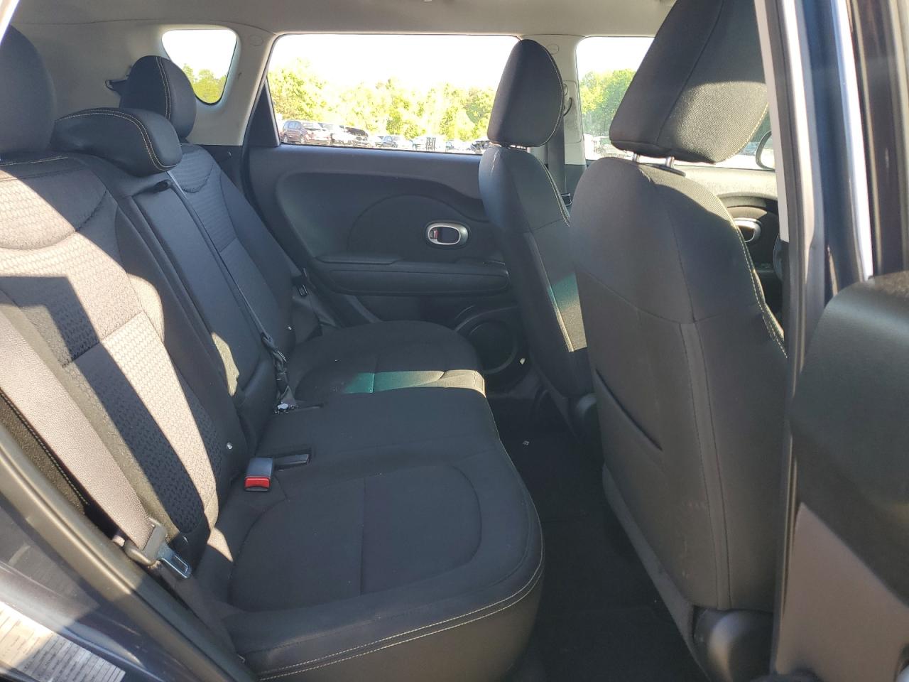 KNDJP3A50G7306385 2016 Kia Soul +