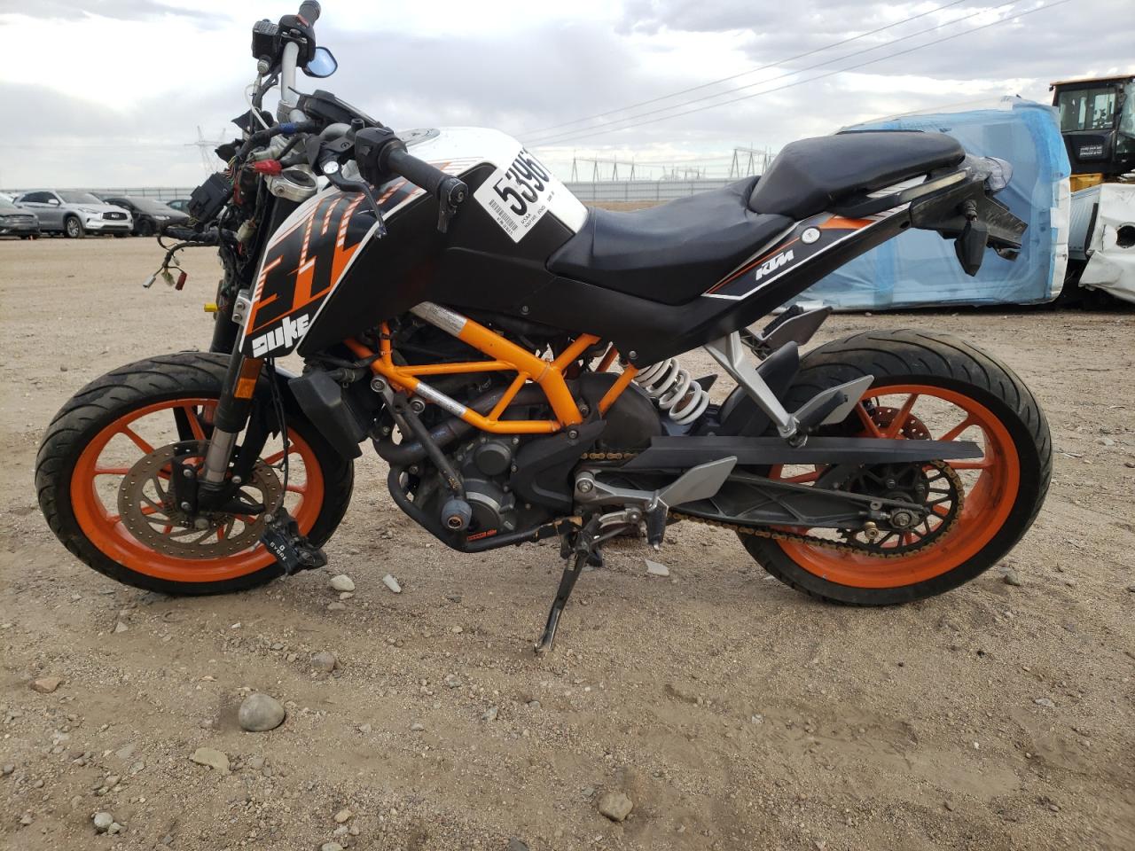 MD2JGJ401GC272415 2016 Ktm Rc 390