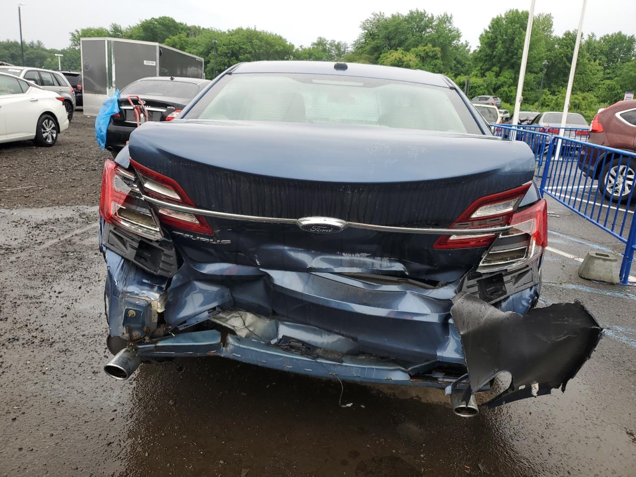 2018 Ford Taurus Se vin: 1FAHP2D89JG141271