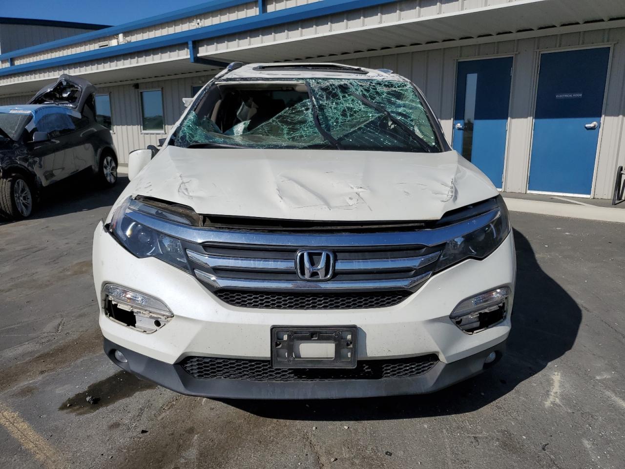 5FNYF5H8XHB034663 2017 Honda Pilot Exl