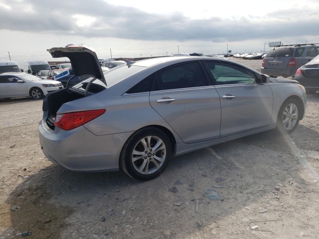 5NPEC4AC6BH137107 2011 Hyundai Sonata Se