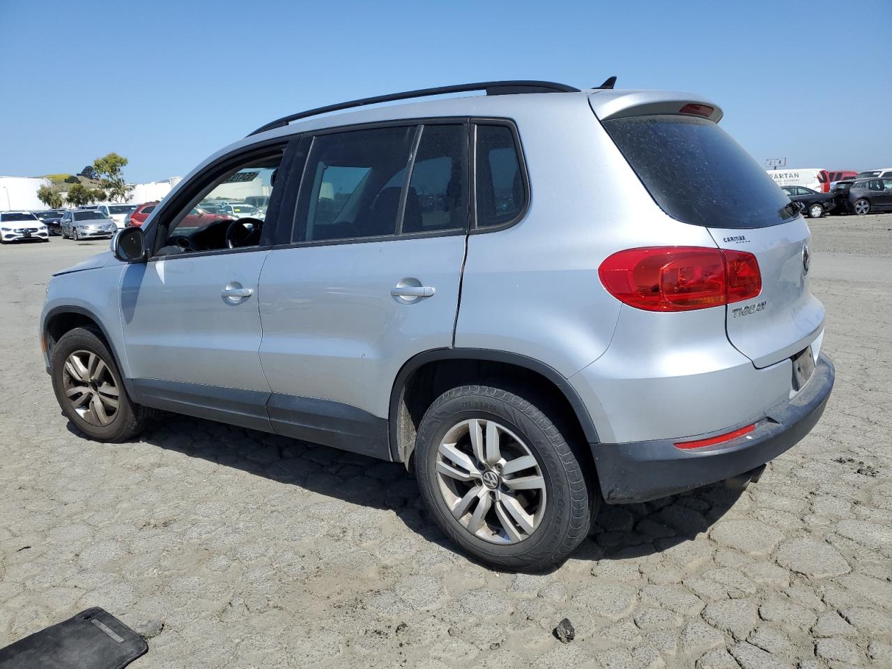 2017 Volkswagen Tiguan S vin: WVGAV7AX1HK027391